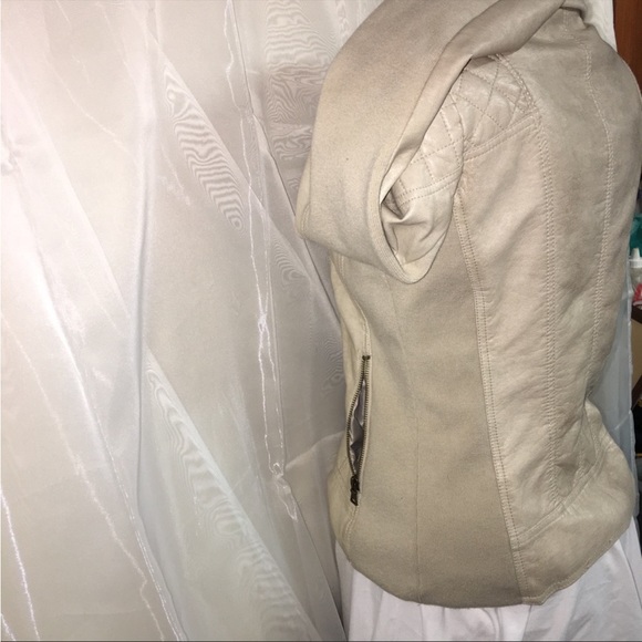 Guess Bomber Jacket - Picture 3 of 5